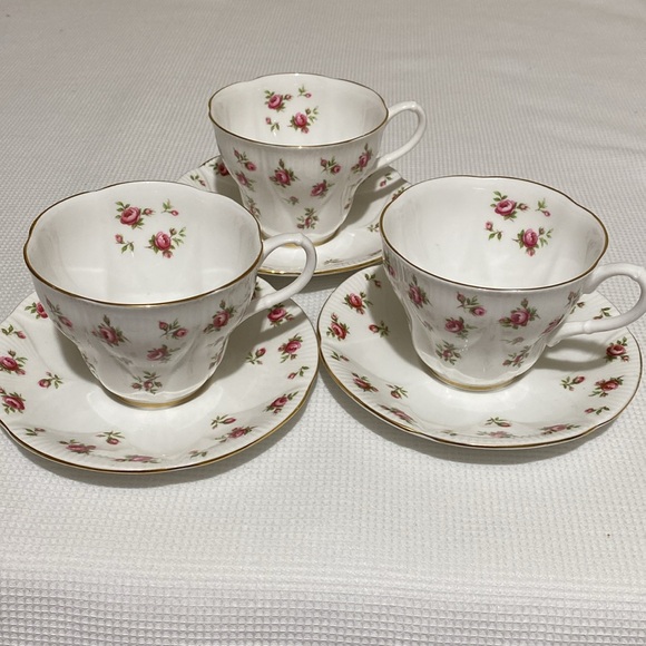 3 sets Vintage Royal Albert Bone China England, Rosalie pattern Tea Cup & Saucer - Picture 3 of 10